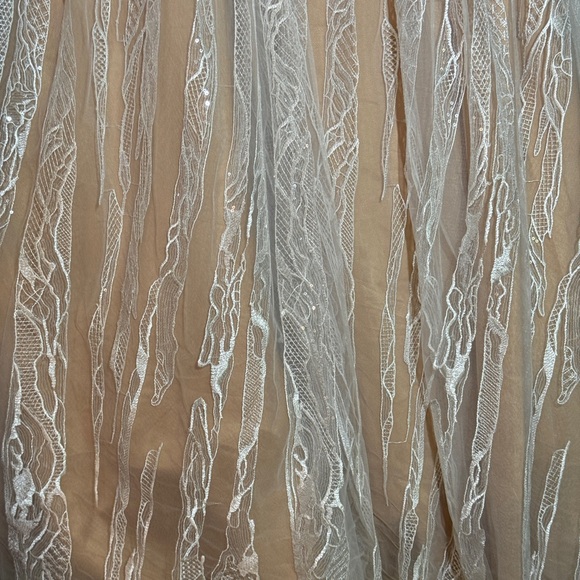 MAC DUGGAL 67563 white gown layers of tulle size 2 - Picture 6 of 11